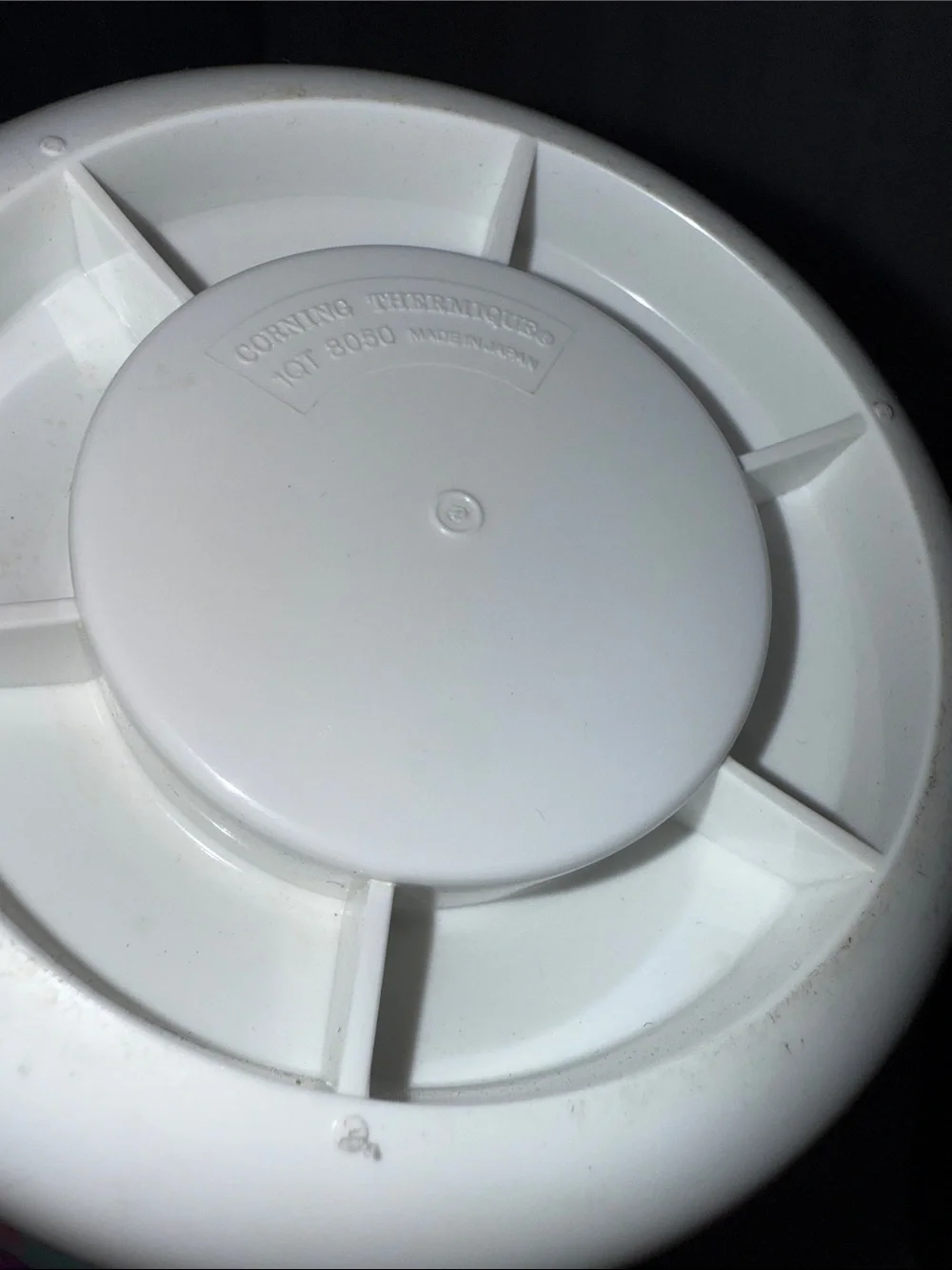 Corning Thermique White Travel Kettle with Black Handle. 1 qt